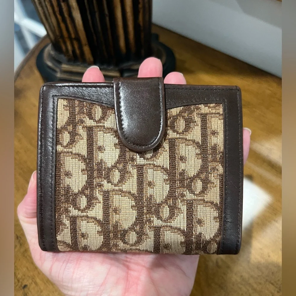 Christian Dior Vintage kiss lock wallet
